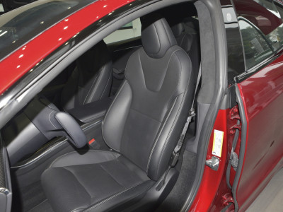 Tesla Model S Фото №9